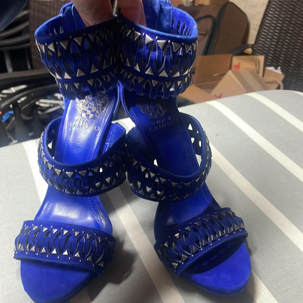 Beautiful blue studded heels - Picture 6 of 6